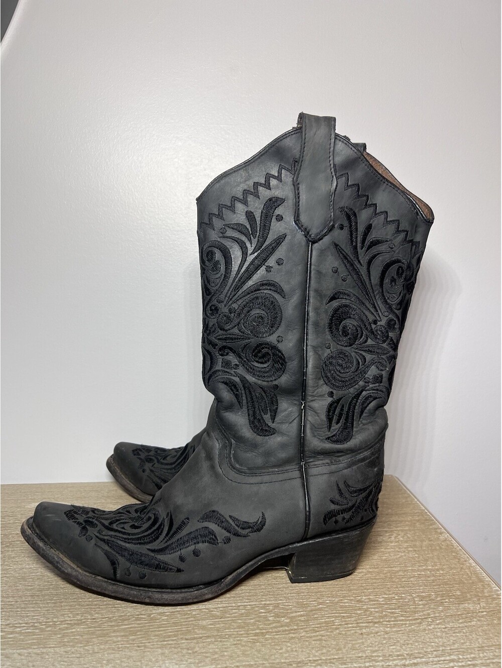 Women’s Floral Print Black Boots Size 9.5